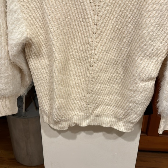 NWT fuzzy sleeve Anthropologie sweater - Picture 4 of 7